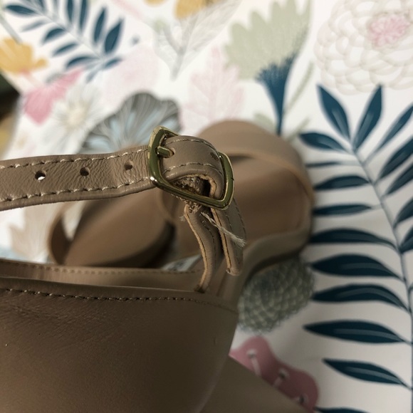 Nude Heels - Picture 5 of 6